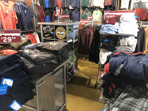 Sportswear Store «Columbia Sportswear Outlet Store at Edinburgh Premium Outlets», reviews and photos, 11715 NE Executive Dr #100, Edinburgh, IN 46124, USA