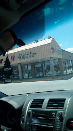 Cell Phone Store «T-Mobile», reviews and photos, 184 Penn Mart Ct #19, New Castle, DE 19720, USA