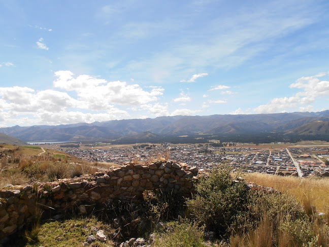 Opiniones de Restos Arqueológicos de Huancas II - Cerro Huancas en Jauja - Museo