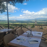 Atmosphère du Pizzeria La Terrazza di Bonnieux - n°5