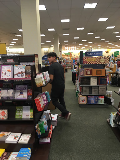 Book Store «Barnes & Noble», reviews and photos, 5249 State St, Murray, UT 84107, USA