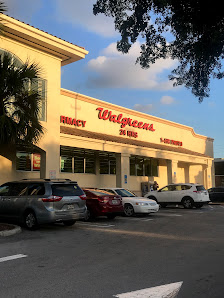 Walgreens 655 NW 57th Ave, Miami, FL 33126