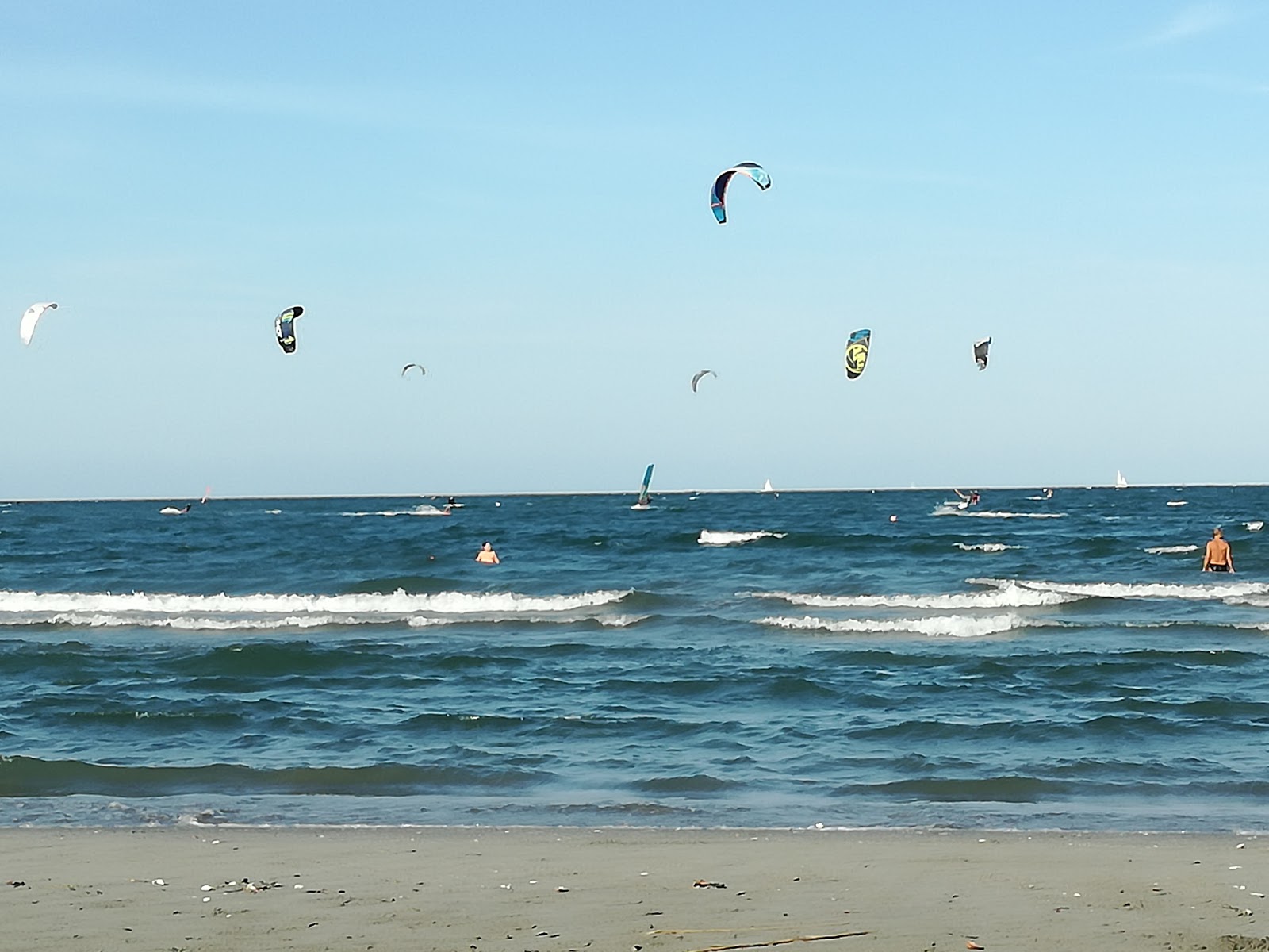 Zdjęcie West beach i osada