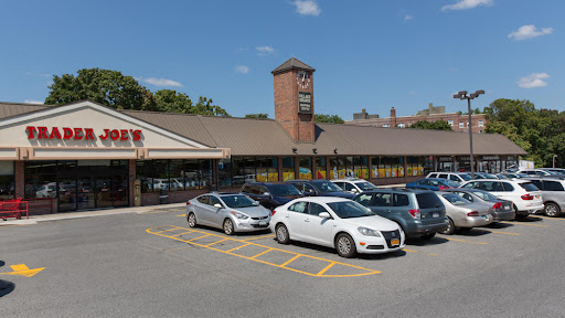 Village Square Shopping Center, 1262 W Boston Post Rd, Larchmont, NY 10538, USA, 