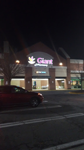 Grocery Store «Giant», reviews and photos, 7575 Linton Hall Rd, Gainesville, VA 20155, USA