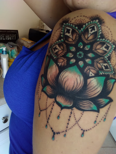 Tattoo Shop «Famous Tattoo & Body Piercing», reviews and photos, 1973 S Victoria Ave, Ventura, CA 93003, USA