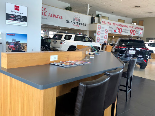 Car Dealer «Grants Pass Toyota», reviews and photos, 375 Redwood Hwy, Grants Pass, OR 97527, USA