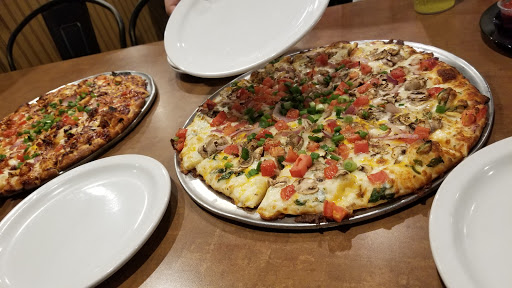Pizza Restaurant «Round Table Pizza», reviews and photos, 1278 Stabler Ln, Yuba City, CA 95993, USA