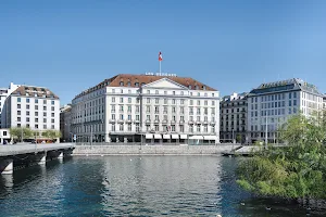 Four Seasons Hotel des Bergues Geneva image