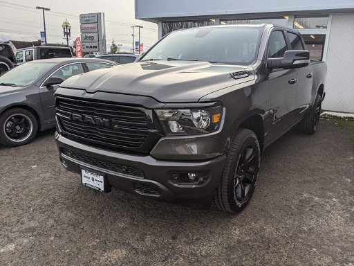 Auto Parts Store «Newberg Dodge Jeep Chrysler Ram», reviews and photos, 2809 Portland Rd, Newberg, OR 97132, USA