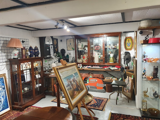 Reviews of The Shoulder of Mutton Antique and Collectors Centre with Licensed Tea Rooms in Colchester - Shop