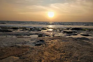 Dungalpitiya Beach image