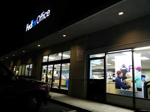 Print Shop «FedEx Office Print & Ship Center», reviews and photos, 15951 Goldenwest St, Huntington Beach, CA 92647, USA