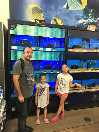 Pet Supply Store «Petco Animal Supplies», reviews and photos, 7901 Lansdowne Ave #1009a, Upper Darby, PA 19082, USA