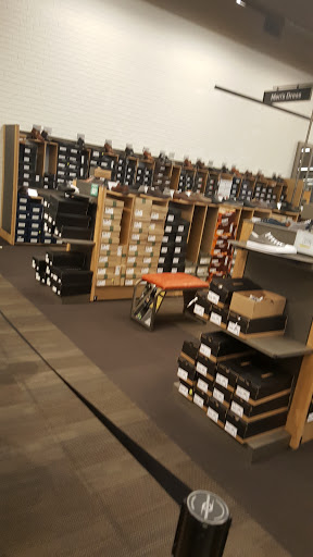Shoe Store «DSW Designer Shoe Warehouse», reviews and photos, 7321 Lake St, River Forest, IL 60305, USA
