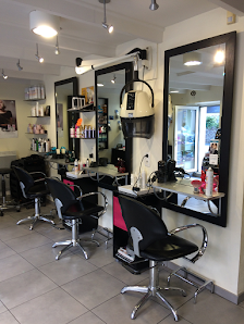 Coiffure 32 32 Rue de Brest, 29490 Guipavas, France