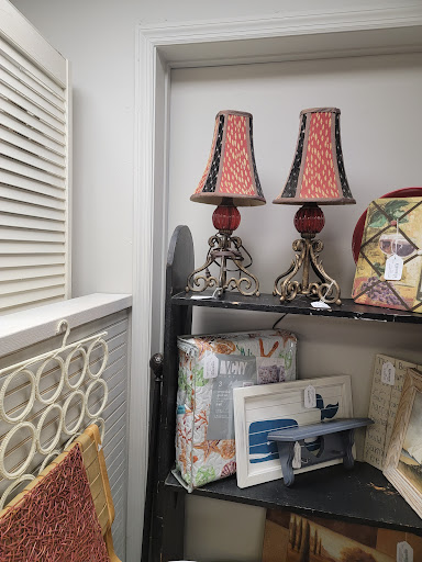 Used Furniture Store «Consign Design Interior», reviews and photos, 5556 Atlanta Hwy, Flowery Branch, GA 30542, USA