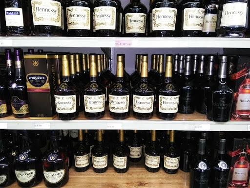 Liquor Store «Bayway World of Liquors», reviews and photos, 639 Bayway, Elizabeth, NJ 07202, USA