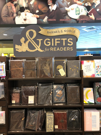 Book Store «Barnes & Noble», reviews and photos, 100 Greyrock Pl, Stamford, CT 06901, USA