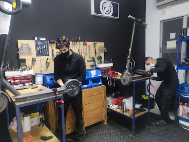 moviraider - tienda y taller especializado en patinetes electricos imagen