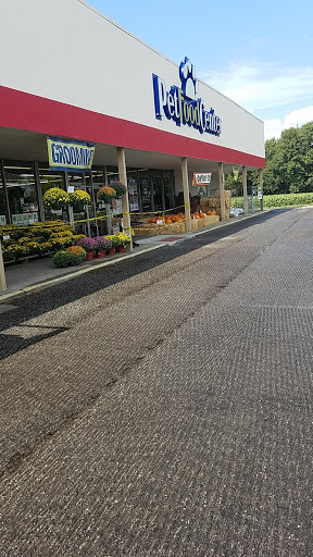 Pet Supply Store «Pet Food Center», reviews and photos, 4036 N First Ave, Evansville, IN 47710, USA