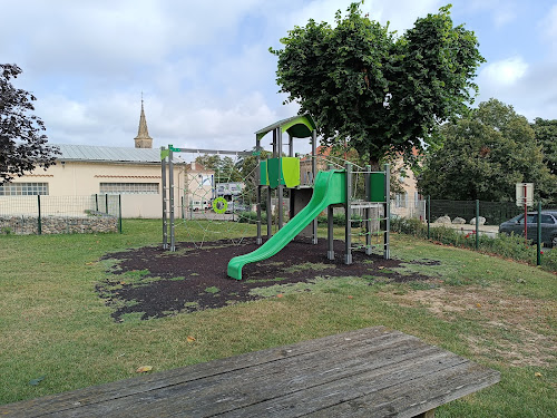 Aire de jeux pour enfants à Laroque-Timbaut