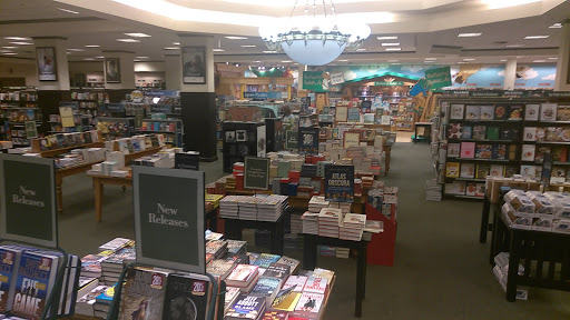 Book Store «Barnes & Noble», reviews and photos, 152 Miracle Mile, Coral Gables, FL 33134, USA