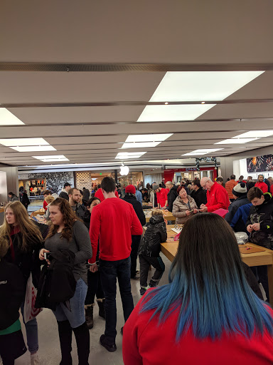 Computer Store «Apple Westfarms», reviews and photos, 500 W Farms Mall, Farmington, CT 06032, USA