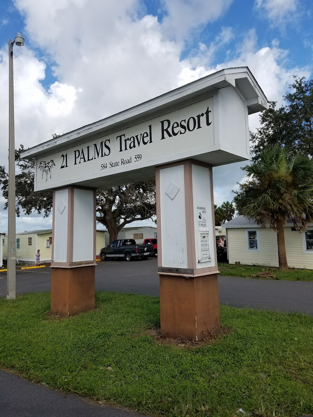 21 PALMS Travel Resort