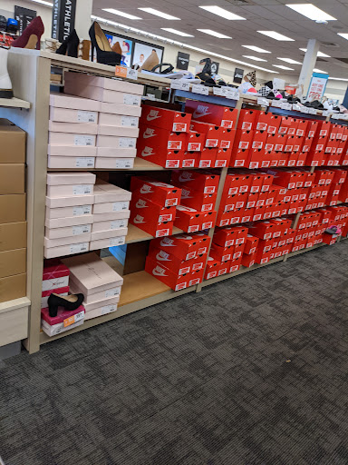 Shoe Store «Rack Room Shoes», reviews and photos, 2809 Battleground Ave, Greensboro, NC 27455, USA