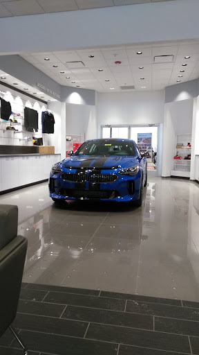 Car Dealer «Summit Place Kia», reviews and photos, 2200 Elizabeth Lake Rd, Waterford Twp, MI 48328, USA