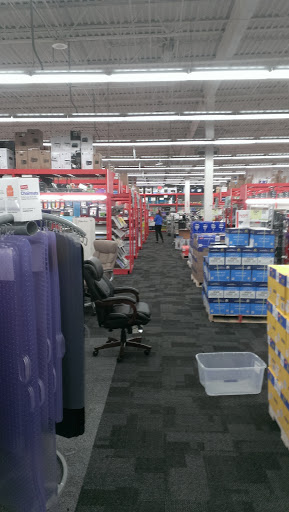 Office Supply Store «Staples», reviews and photos, 204 Airport Plaza Blvd, Farmingdale, NY 11735, USA