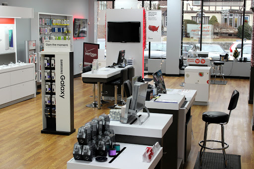 Cell Phone Store «Verizon Wireless and FiOS Retailer- Im Wireless - Andover», reviews and photos, 77 Main St, Andover, MA 01810, USA