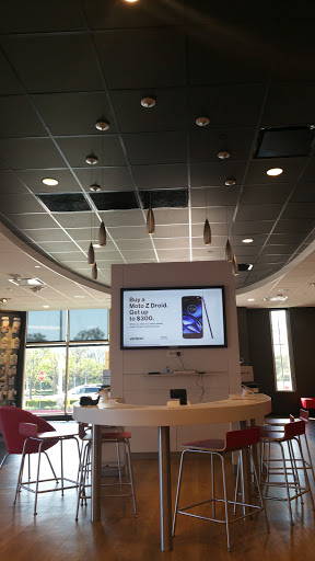 Cell Phone Store «Verizon», reviews and photos, 25820 The Old Rd h, Valencia, CA 91381, USA