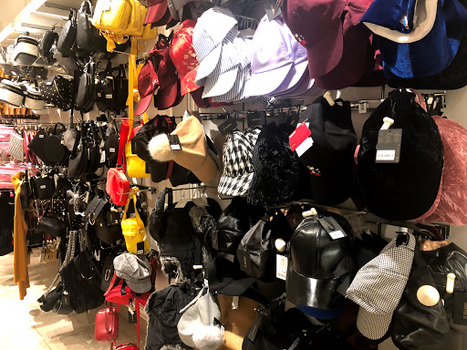 Clothing Store «Forever 21», reviews and photos, 3251 20th Ave, San Francisco, CA 94132, USA