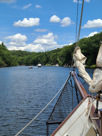 Sailing Saugatuck