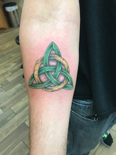 Tattoo Shop «Vanity Tattoo», reviews and photos, 28 S Western Ave, Carpentersville, IL 60110, USA