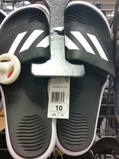 Sporting Goods Store «Big 5 Sporting Goods - Factoria», reviews and photos, 4055 Factoria Blvd SE, Bellevue, WA 98006, USA