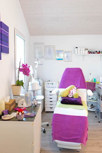 Rezensionen über La Belle Beauty - Kosmetik & Massage in Einsiedeln - Schönheitssalon