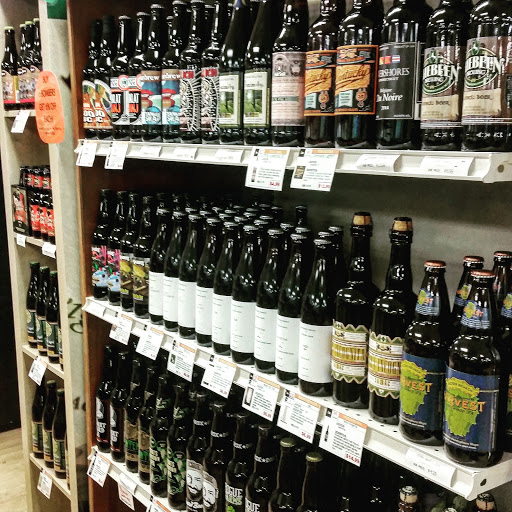 Liquor Store «Lake Wine and Spirits», reviews and photos, 180 Main St S, Southbury, CT 06488, USA