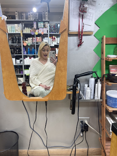 Beauty Salon «Downtown Salon», reviews and photos, 103 Amelia St A, Fredericksburg, VA 22401, USA