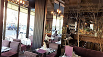 Atmosphère du Restaurant français Le Village à Neuilly à Neuilly-sur-Seine - n°15