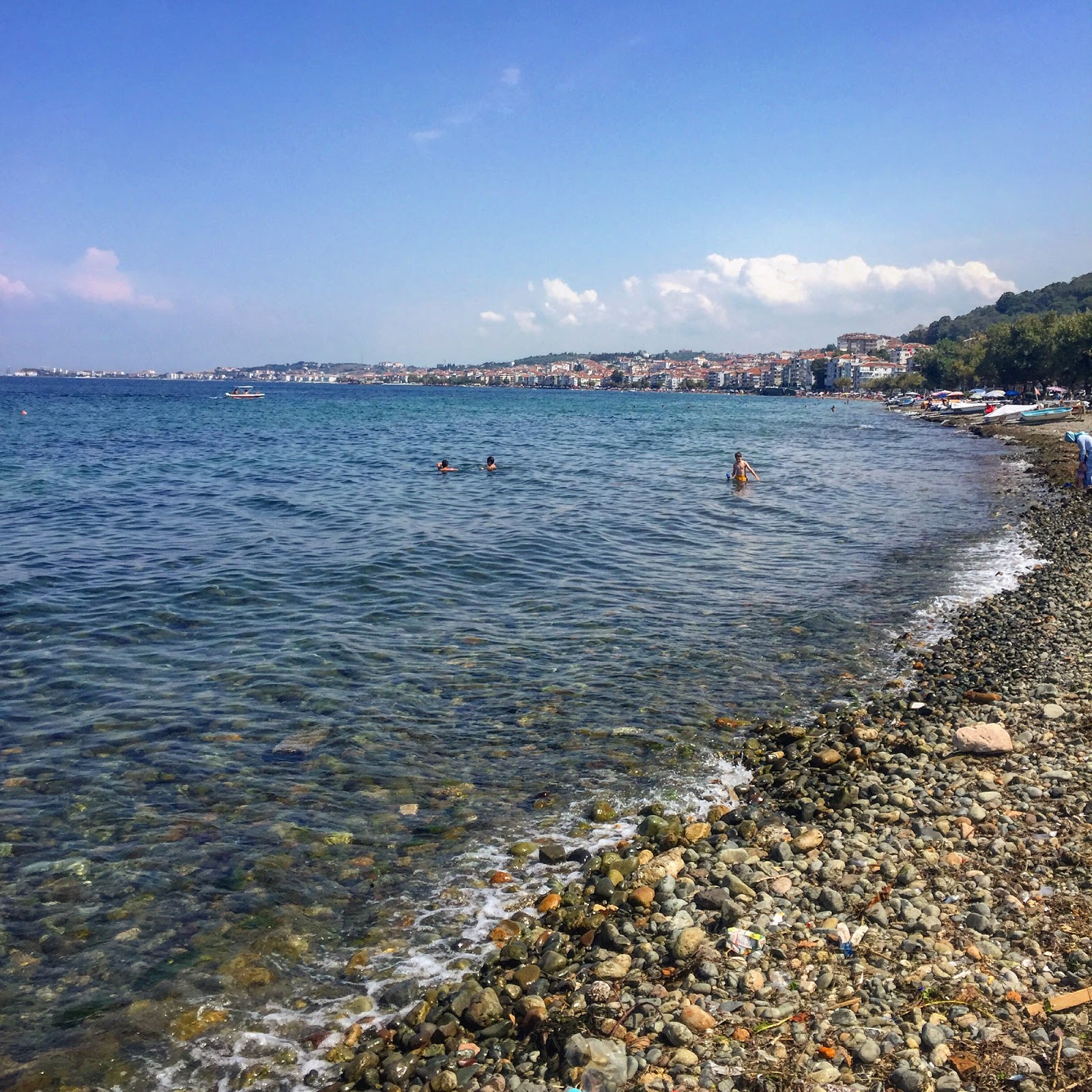 Foto di Cinarcik beach con abbastanza pulita livello di pulizia