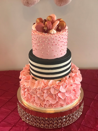 Wedding Bakery «Tres Belle Cakes and Coffee Shop», reviews and photos, 8921 Reading Rd, Reading, OH 45215, USA