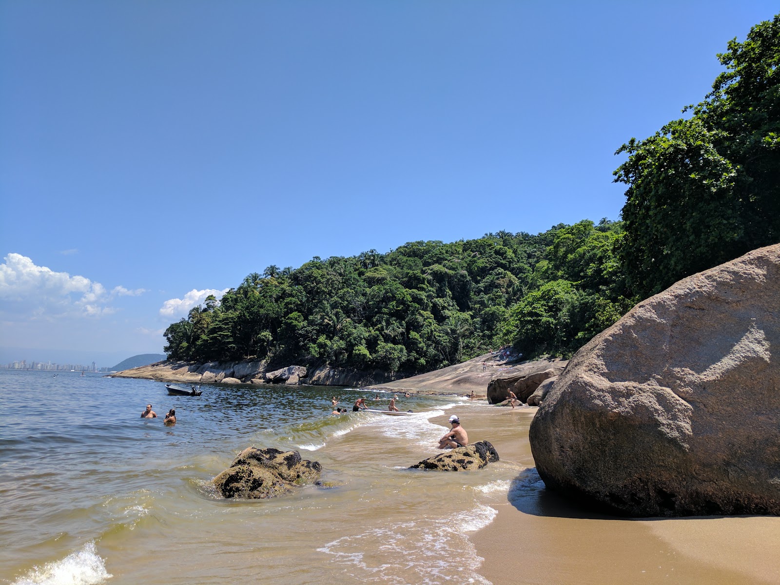 Foto de Praia de Sangava com alto nível de limpeza