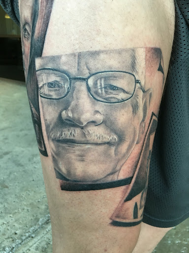 Tattoo Shop «The Tattoo Room», reviews and photos, 2315 Kuehner Dr #111, Simi Valley, CA 93063, USA