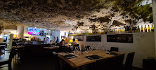 Atmosphère du Restaurant français La Grotte d'Auguste à Orange - n°11