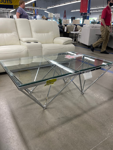 Outlet Store «Rooms To Go Outlet Furniture Store - Seffner», reviews and photos, 11540 E Highway 92, Seffner, FL 33584, USA