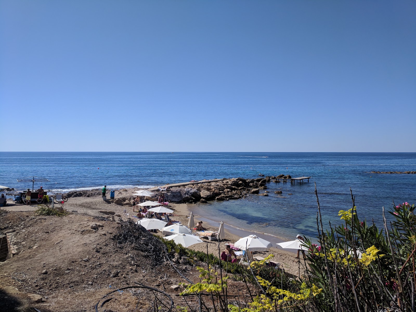 Alykes beach'in fotoğrafı çok temiz temizlik seviyesi ile