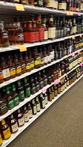 Liquor Store «North Salem Beverage», reviews and photos, 2829 Lancaster Dr NE, Salem, OR 97305, USA